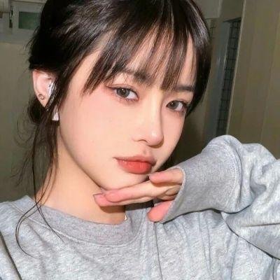 沙滩上的夏娃